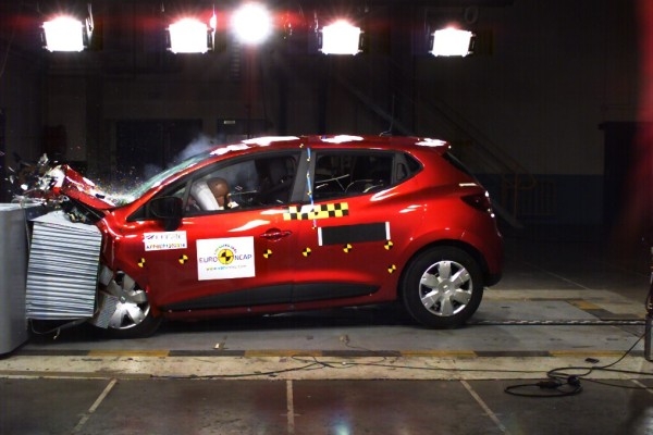 Auto dell’anno 2012 Euro NCAP: Nuova Renault Clio