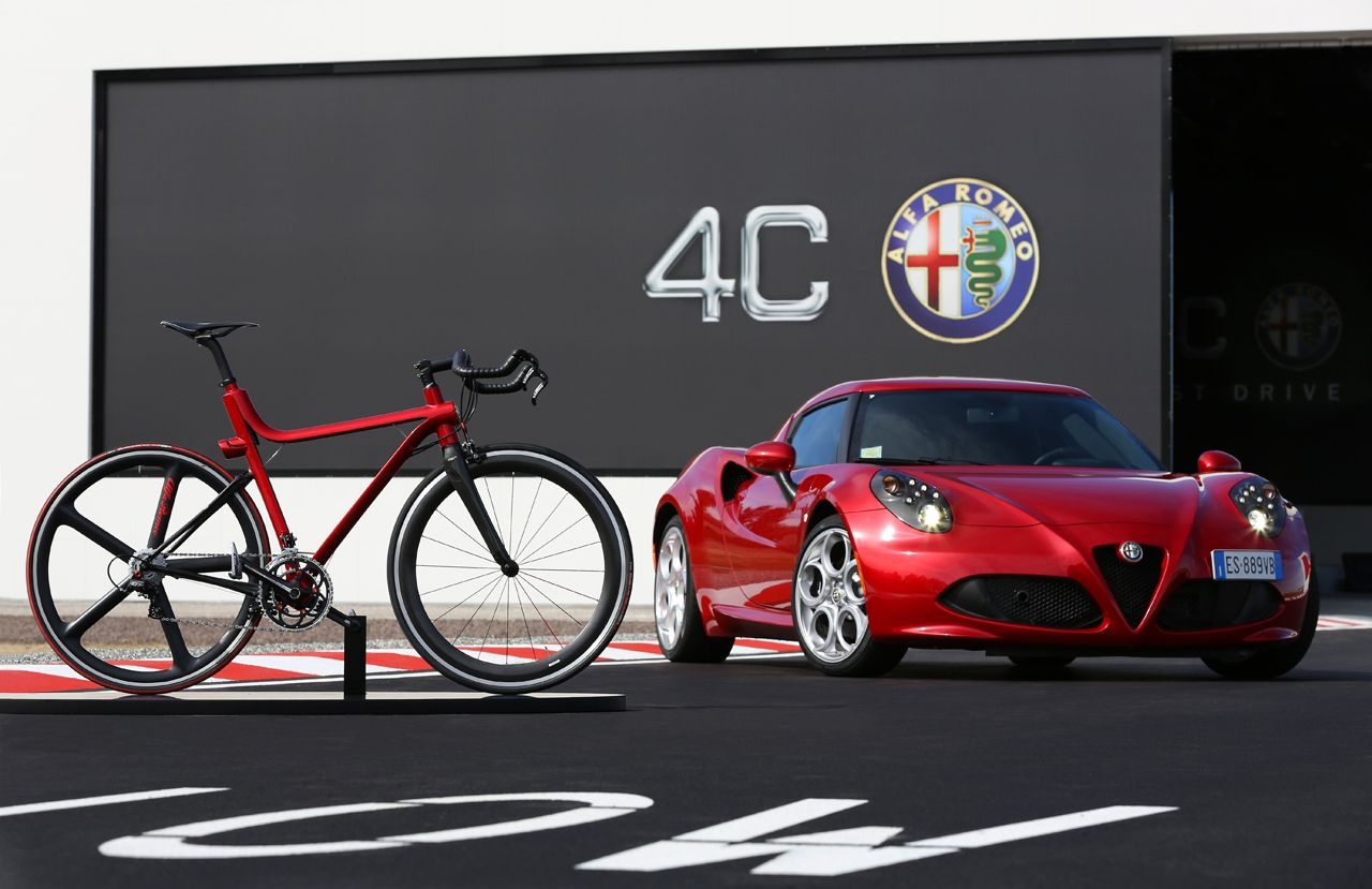 Alfa Romeo presenta la bicicletta 4C IFD