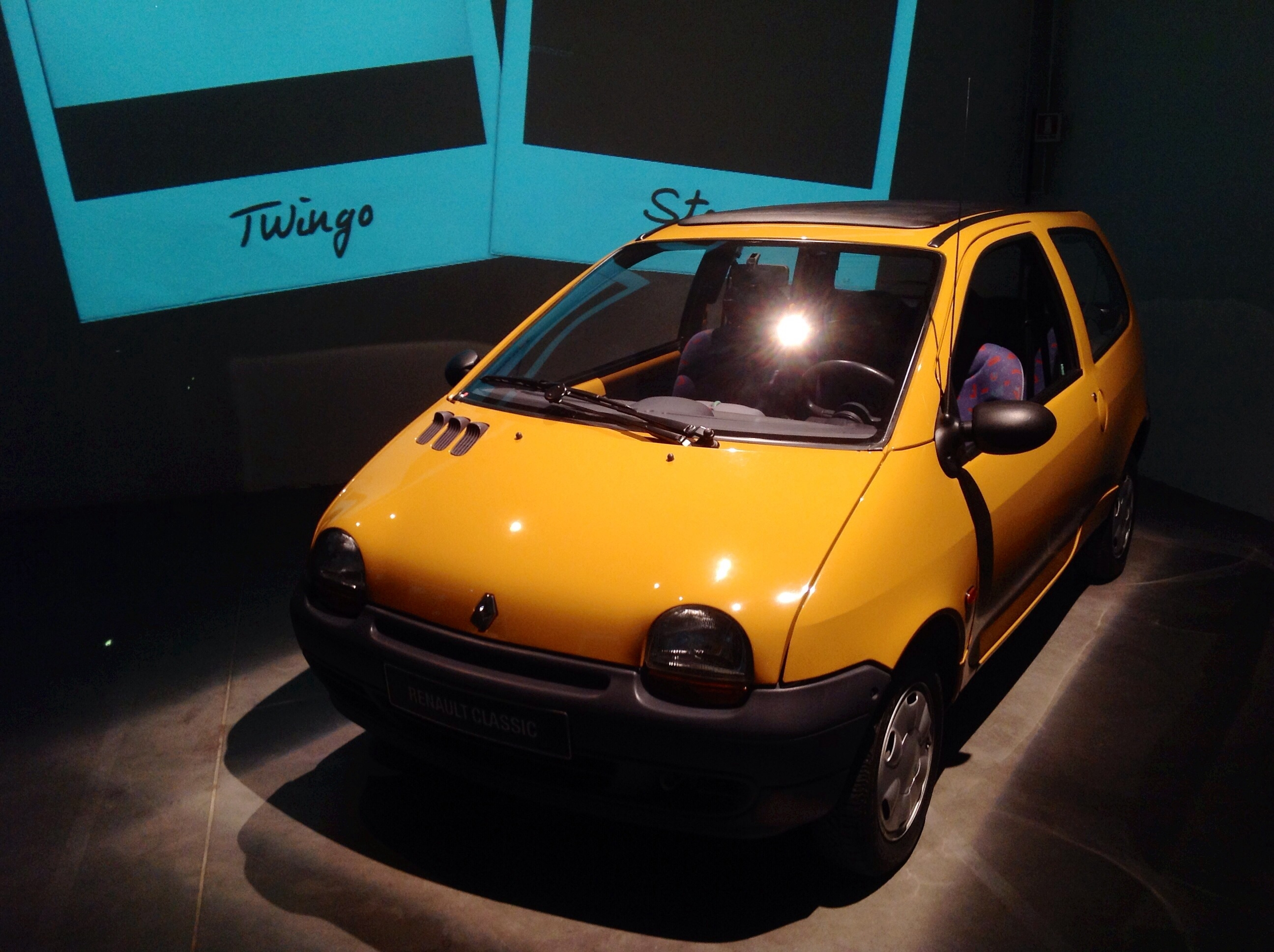 Renault Twingo, i vent’anni di un’icona
