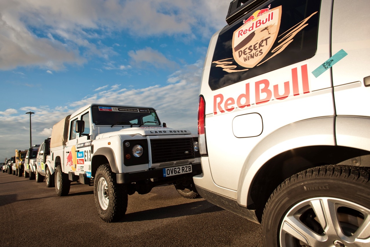 Land Rover e’ partner ufficiale del Team Red Bull Desert Wings
