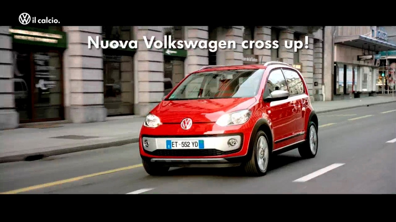 Nuova Volkswagen Cross up! sul set con l’A.S. Roma