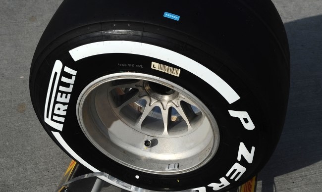 Pirelli: sticker-termometro per i pneumatici