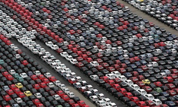Mercato auto: Europa in leggera ripresa, ma l’Italia rimane indietro
