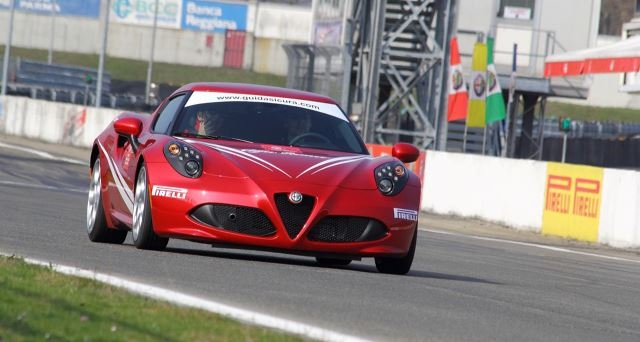 Alfa Romeo 4C ‘Launch Edition’: un evento esclusivo per i primi clienti europei