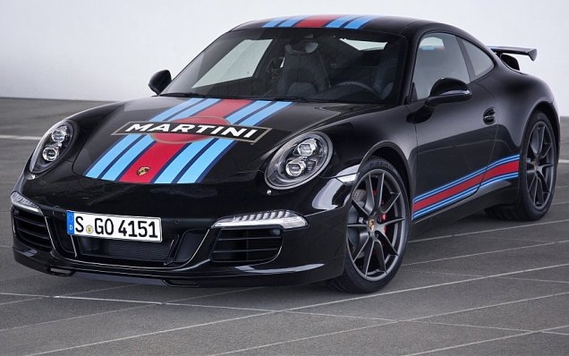 Porsche: la 911 in livrea Martini celebra il ritorno a Le Mans