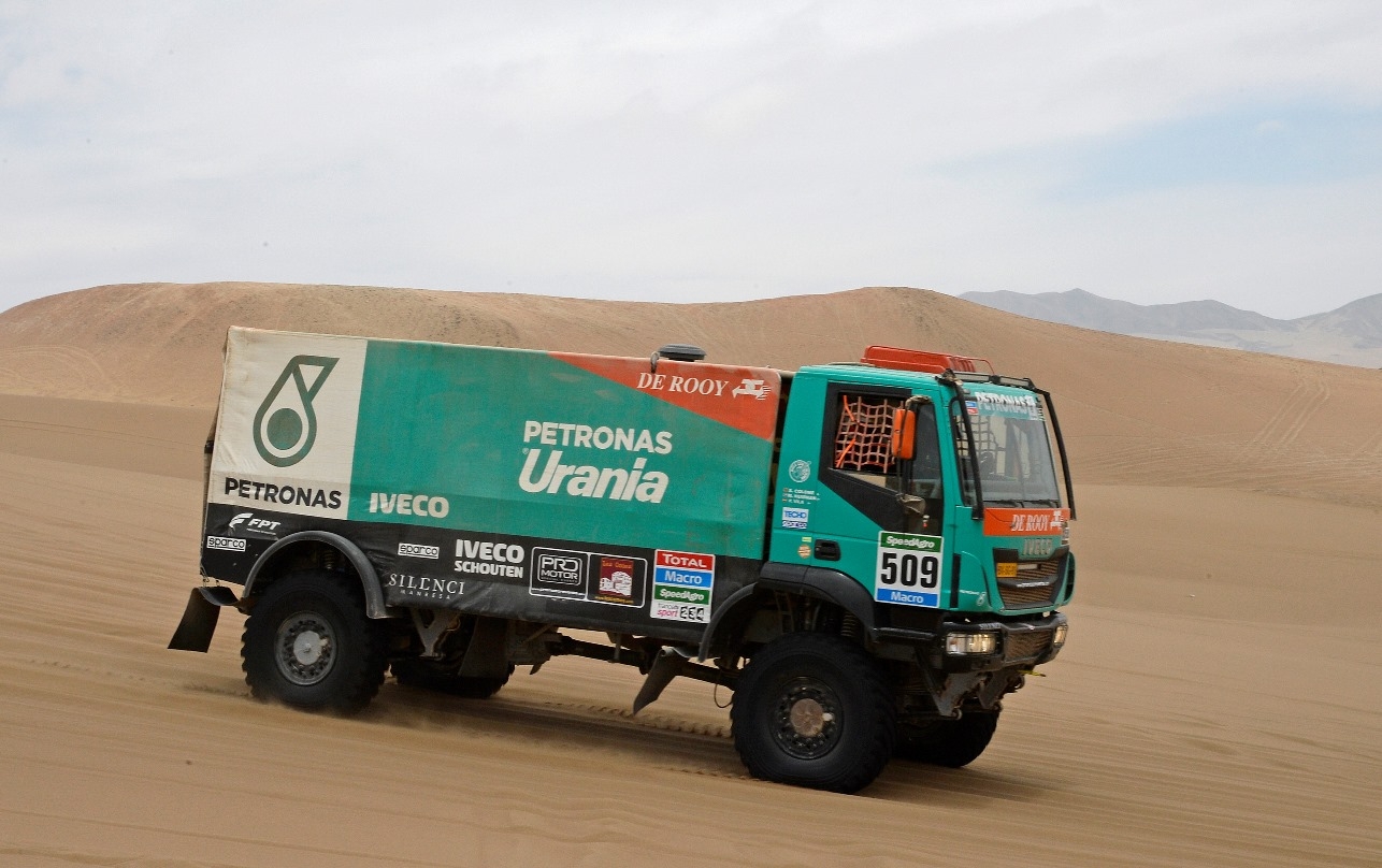 Dakar 2015, decima tappa: Iveco sale in classifica verso la Top 5