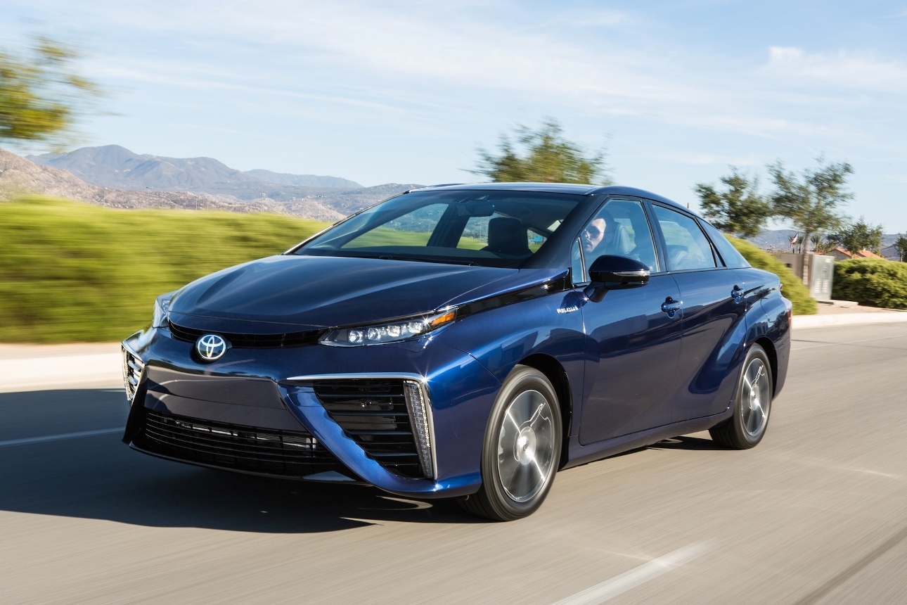 Toyota Mirai: 1.500 ordini in Giappone per la berlina fuel cell