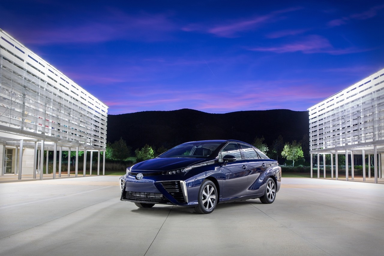 Toyota Mirai: innovazione del decennio secondo il Center of Automotive Management