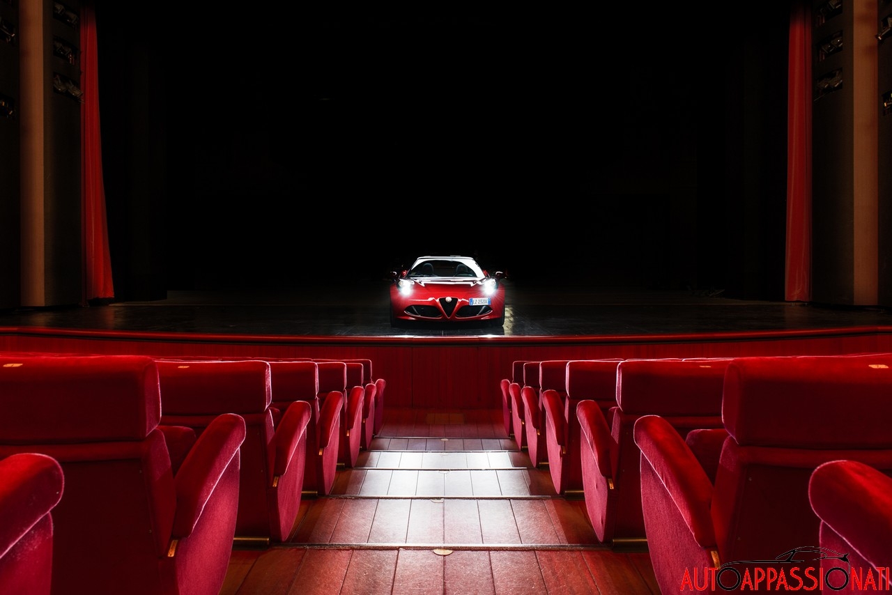 Alfa Romeo 4C Spider a Teatro | Video Backstage