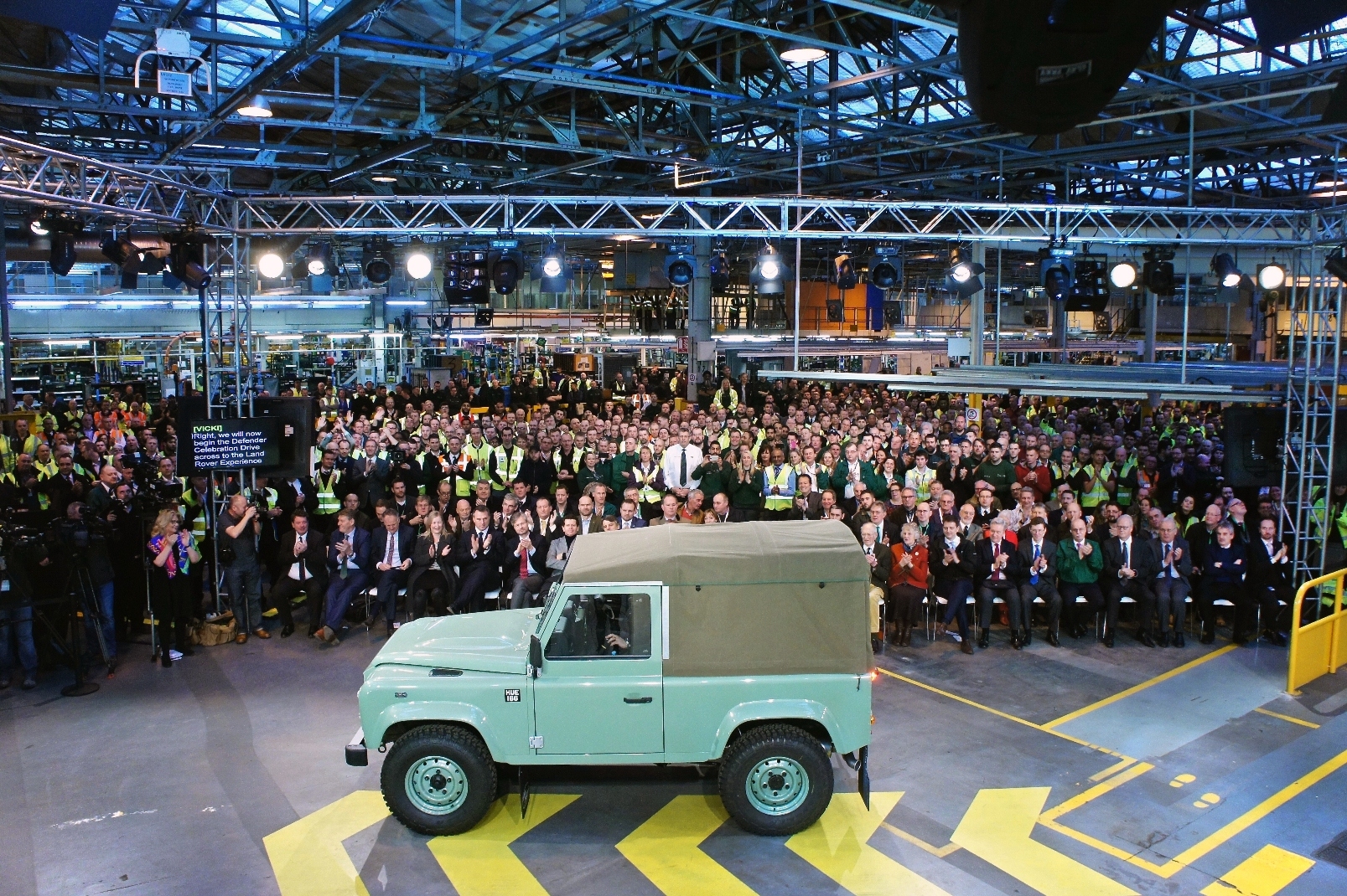 Prodotto l’ultimo Land Rover Defender: la leggenda esce di scena
