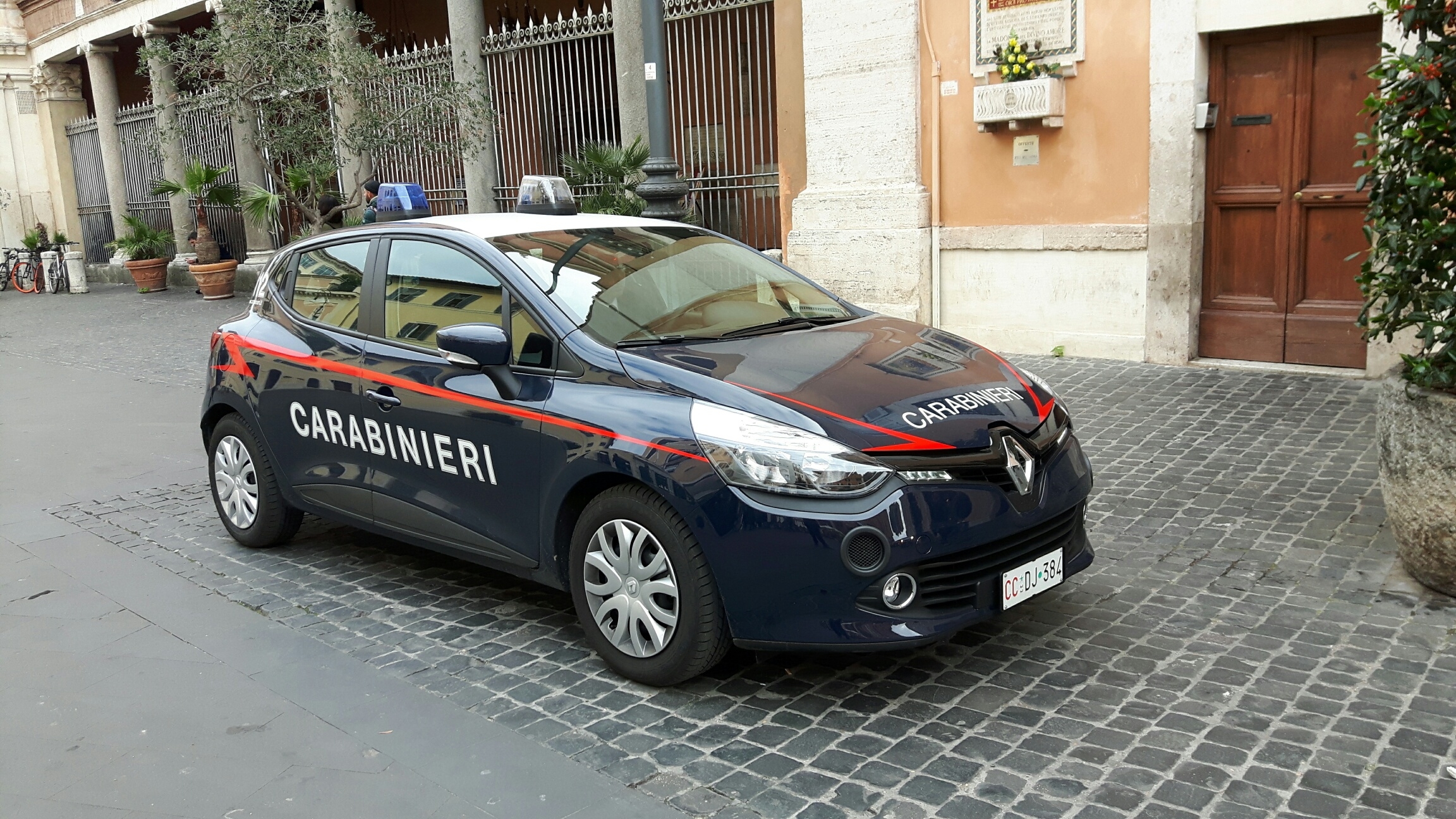 Una flotta di Renault Clio per l’Arma dei Carabinieri