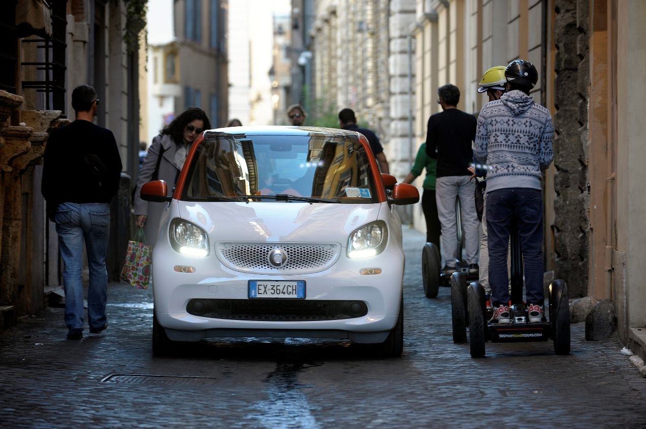 smart center Roma trasforma gli scooter in smart