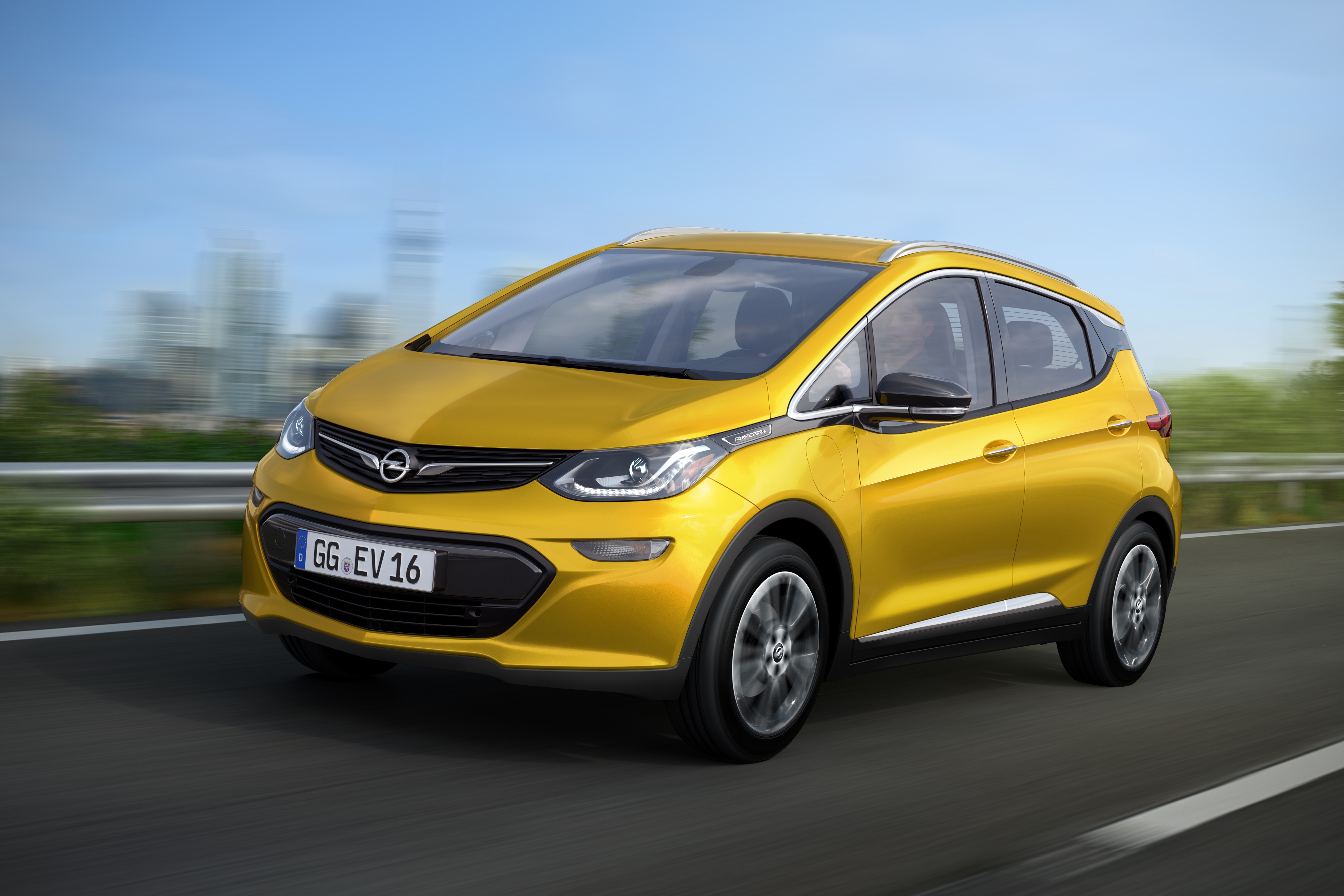 Opel diffonde le prime informazioni sull’elettrica Ampera-e