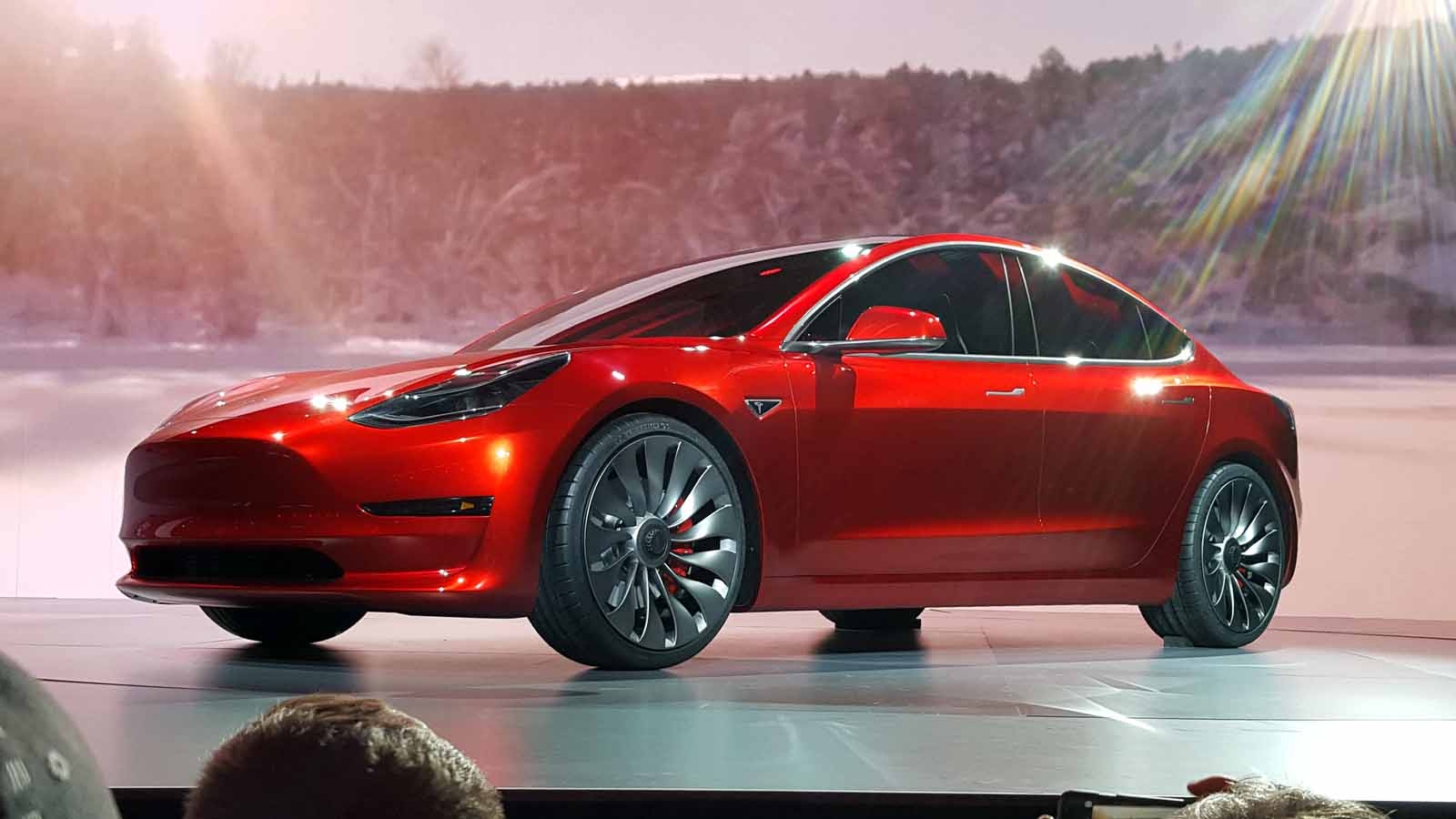 Tesla Model 3: l’elettrica per tutti, con stile
