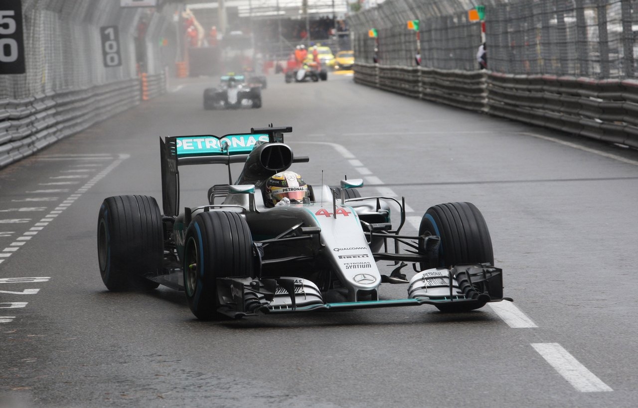 F1 GP Monaco | Hamilton super, Ricciardo sfortunato, male la Ferrari