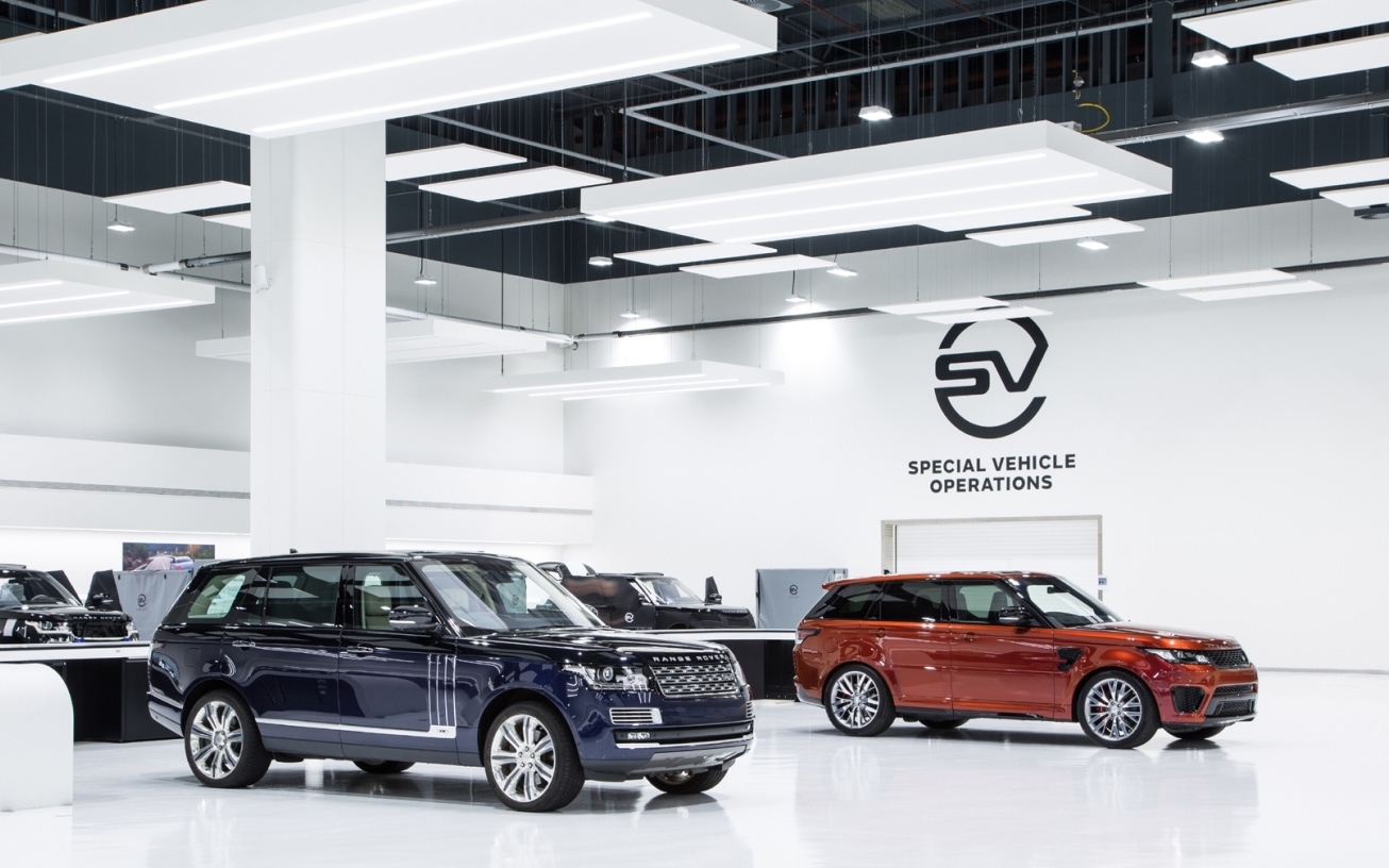 Jaguar Land Rover: apre il nuovo centro della divisione Special Vehicle Operations