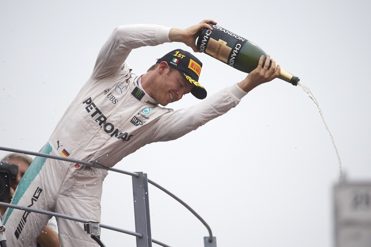 Nico Rosberg e lo show sul podio di Monza