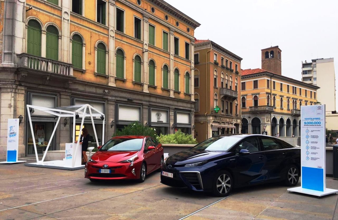 A Venezia sbarcano le Toyota ibride e ad idrogeno