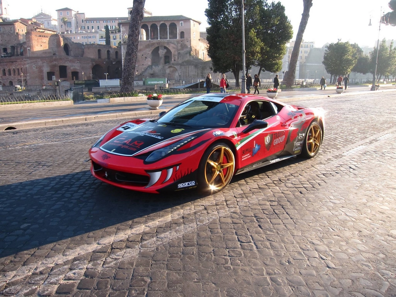 Pit-stop Ferrari all’ombra del Colosseo