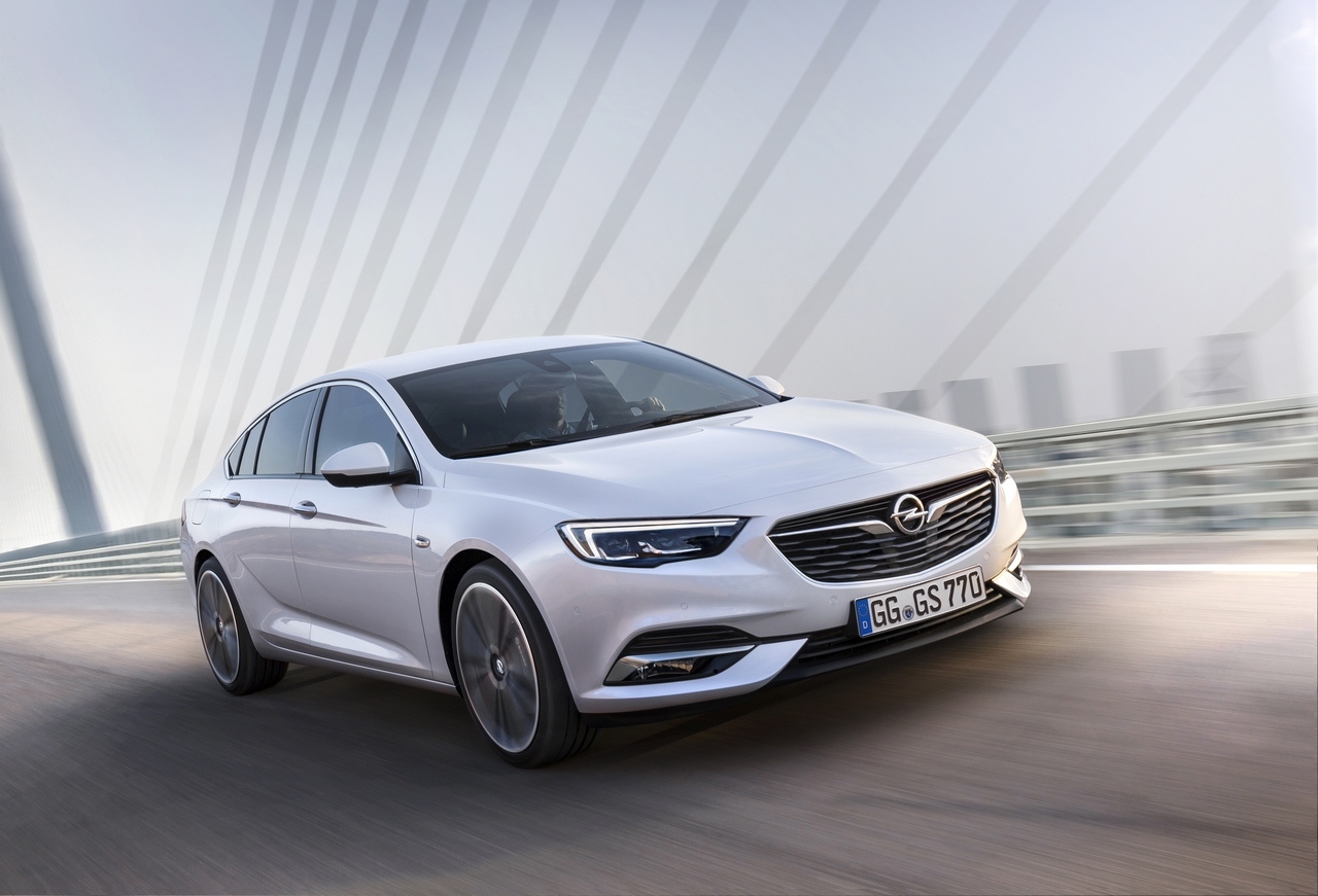 Nuova Opel Insignia Grand Sport: prime informazioni