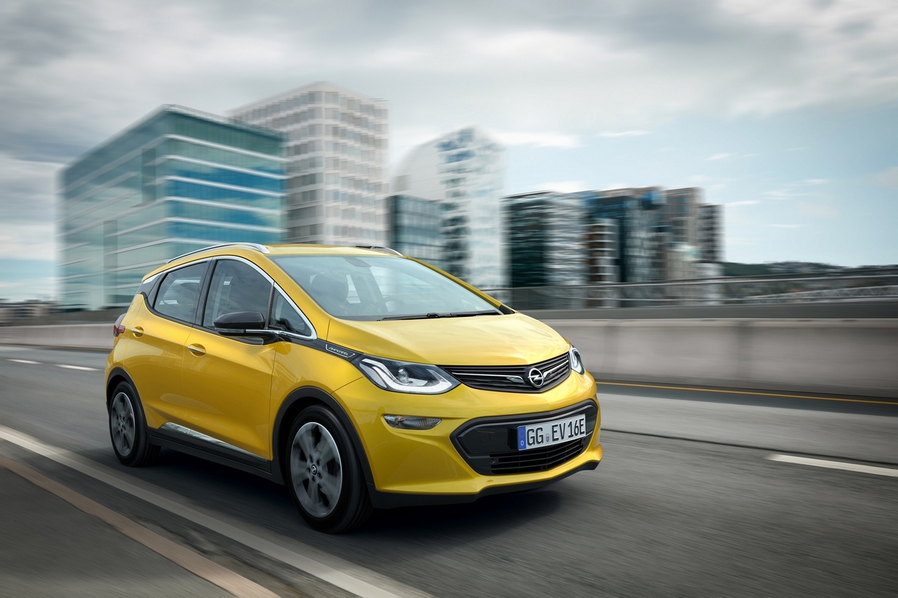 Opel Ampera-e è la BestCar2017 tra le auto innovative