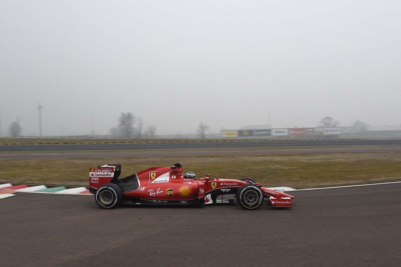 Giovinazzi al debutto sulla Ferrari SF15-T