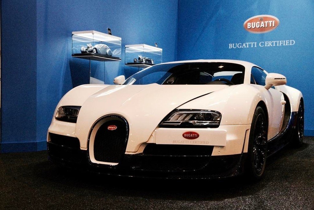 Bugatti mostra i suoi gioielli a Rétromobile Parigi 2017