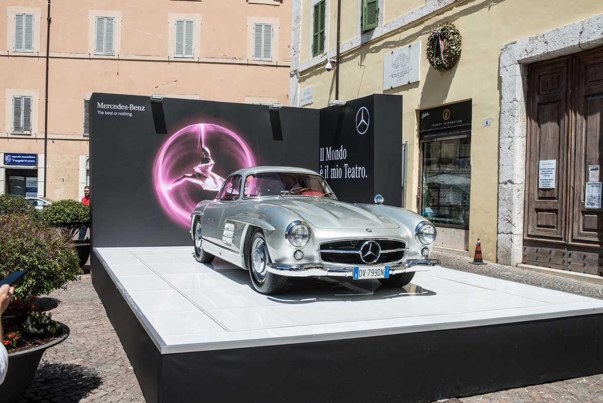 La Mercedes-Benz 300 SL al Festival dei Due Mondi di Spoleto
