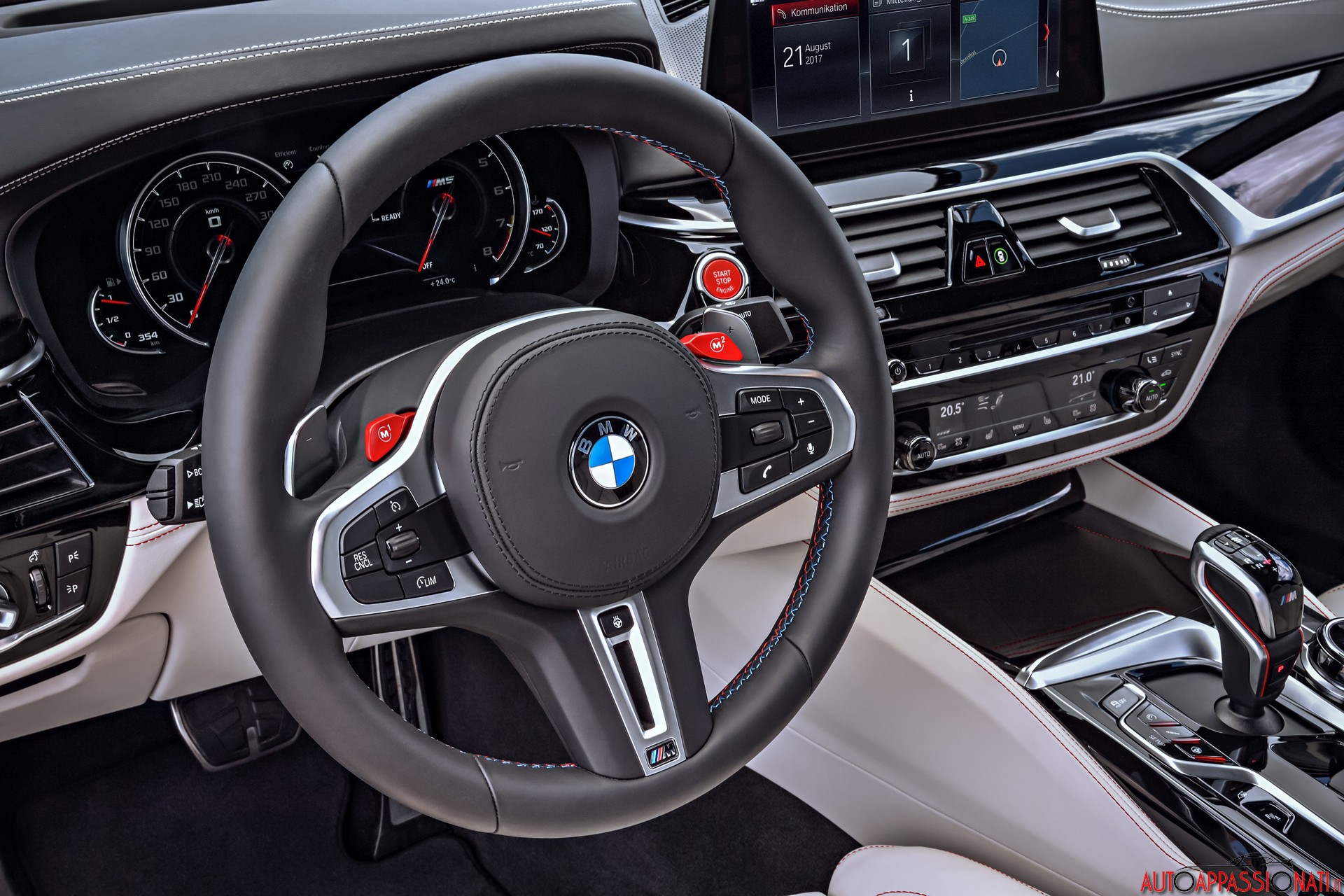 Nuova BMW M5 interni