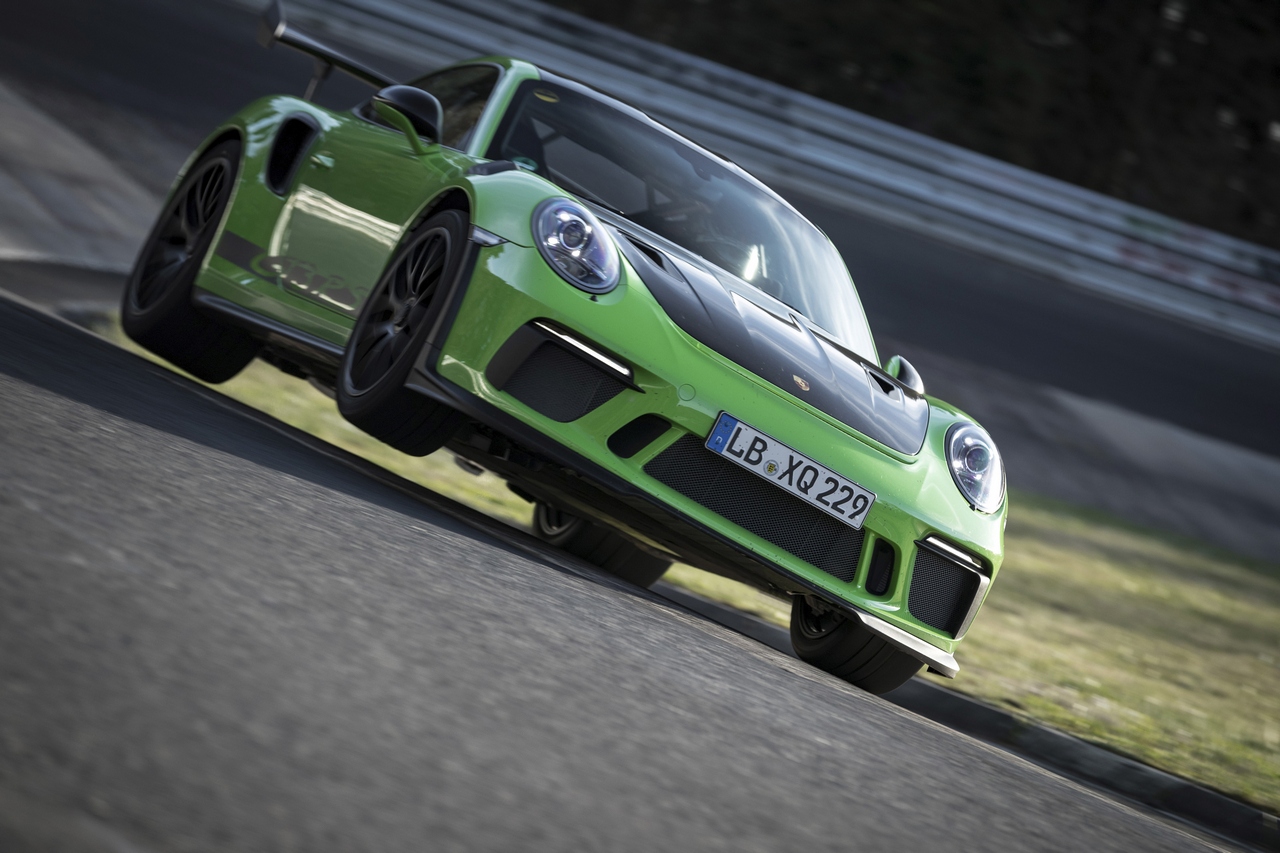 La nuova Porsche 911 GT3 RS segna un nuovo record al Nurburgring