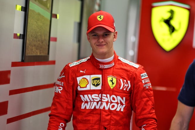 Primi giri in pista per Mick Schumacher sulla Ferrari