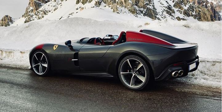 In drift sulla neve con la Ferrari Monza SP2 [VIDEO]