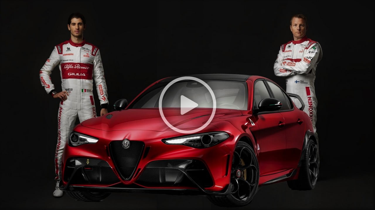 Alfa Romeo Giulia GTA con Kimi Raikkonen e Antonio Giovinazzi