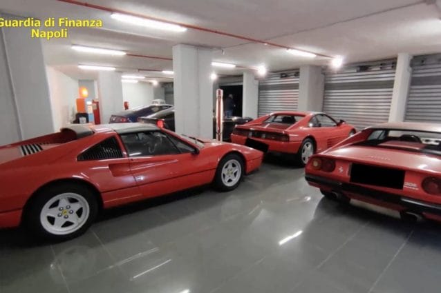 Il garage dell'Emiro Vesuviano