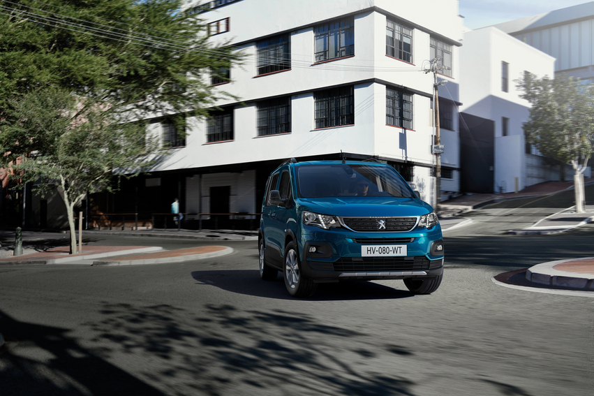 Nuovo Peugeot e-Rifter: il multispazio elettrico con vocazione SUV
