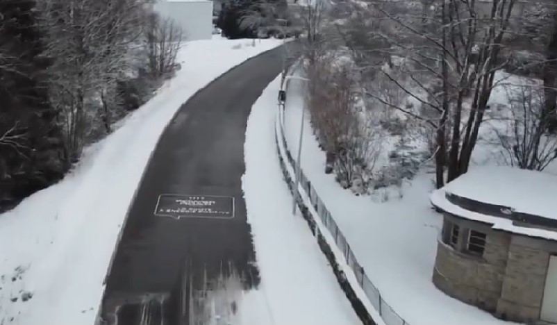 Eurovia, l’asfalto anti neve e anti ghiaccio è realtà: ecco come funziona [VIDEO]