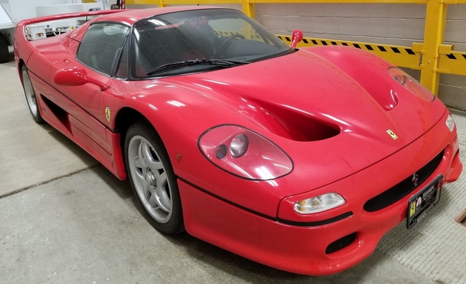 Una Ferrari F50 da 2 milioni finisce in tribunale