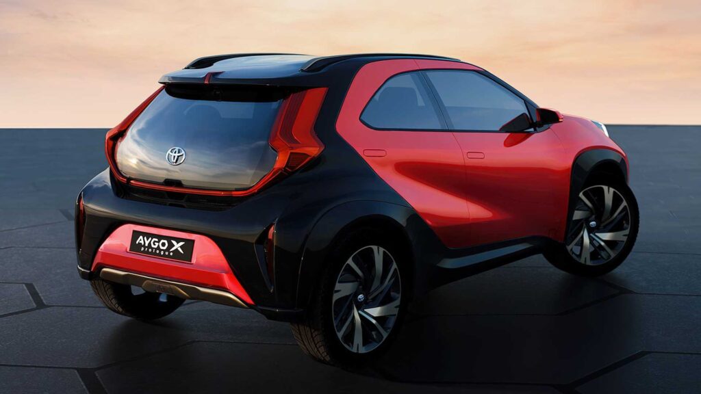 toyota aygo x prologue posteriore