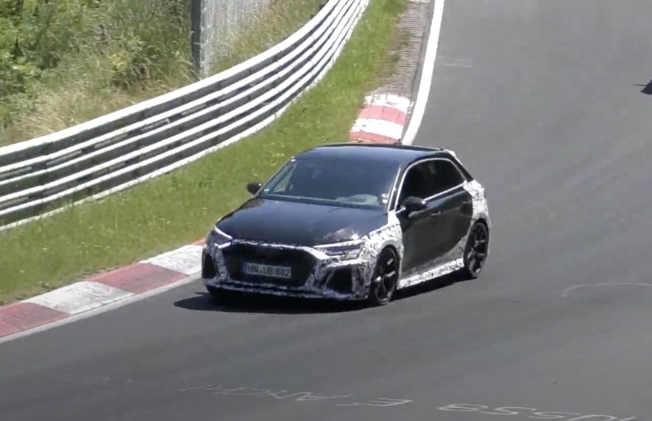 Nuova Audi RS3 2021: pizzicata in azione al Nurburgring [VIDEO]