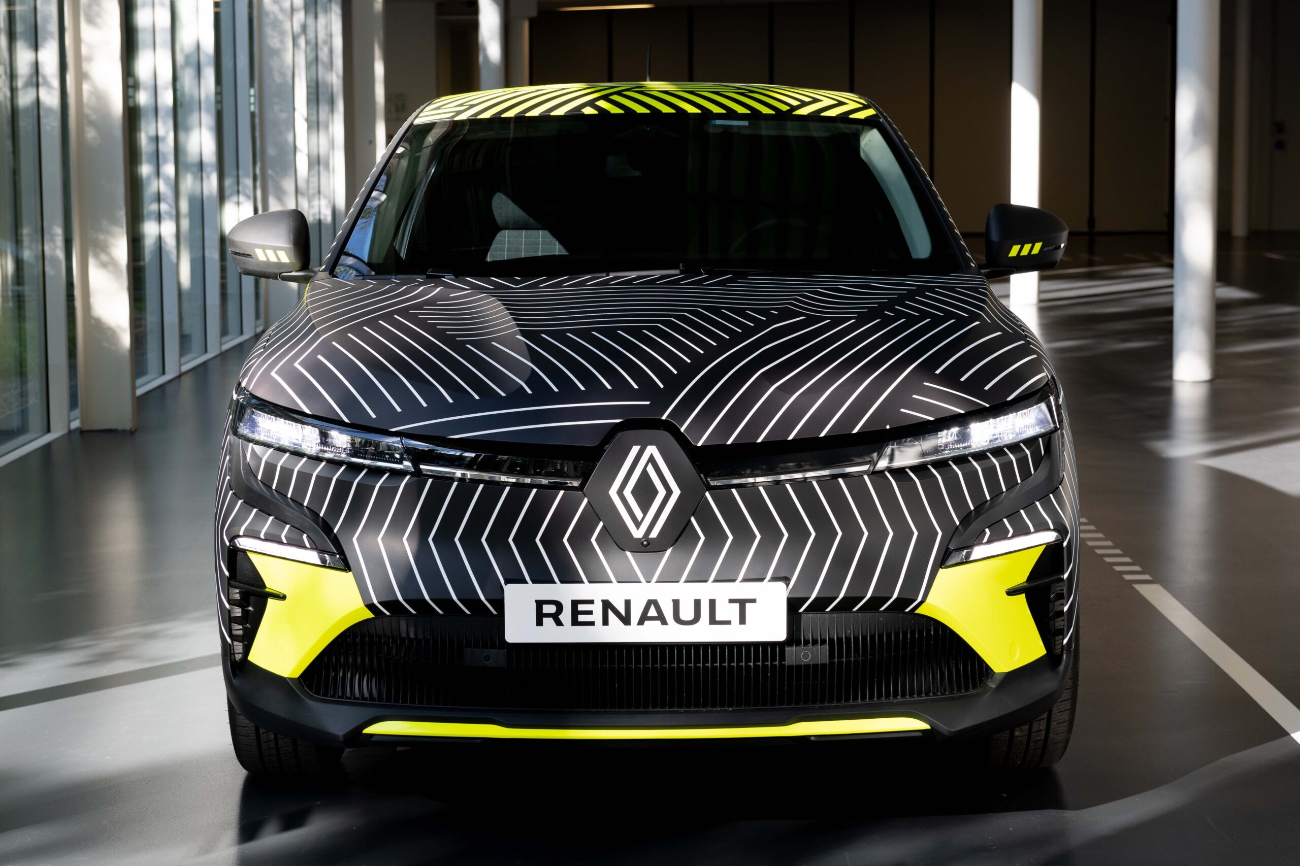 Batterie e linea da SUV: ecco la nuova Renault Mégane E-TECH Electric