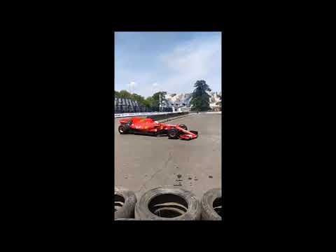 La Ferrari investe il meccanico al Motor Valley Fest: momenti d’angoscia [VIDEO]