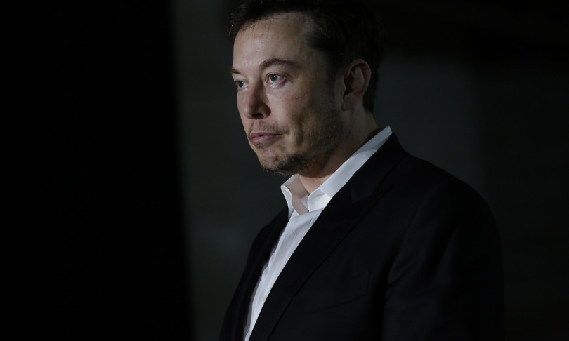Elon Musk ha venduto azioni Tesla per 5 miliardi di dollari: cosa sta succedendo?