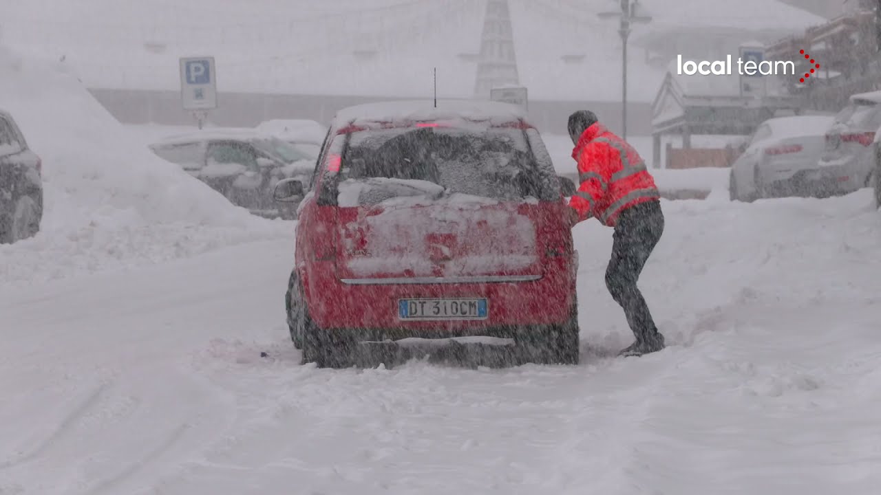 Tempesta di neve al Sestriere e auto in panne, tutte tranne una [VIDEO]