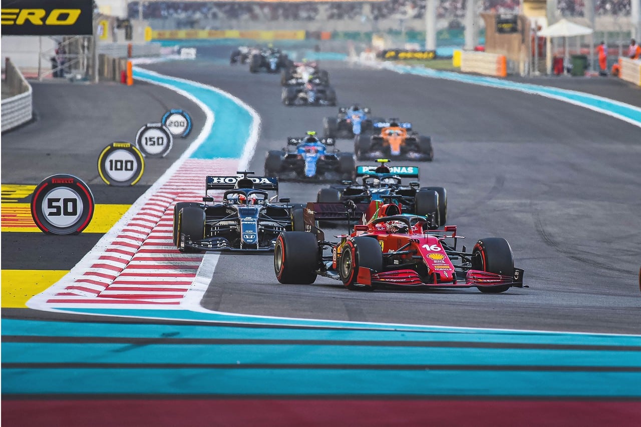 F1, pagelle GP Abu Dhabi 2021: Verstappen e Hamilton da 10, direzione gara rimandata. Ecco i voti
