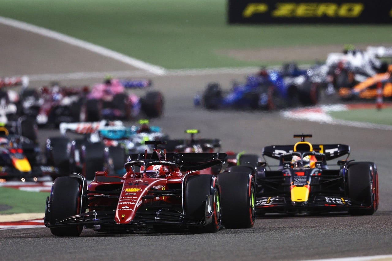 Super Ferrari in Bahrain fa doppietta all’esordio: Leclerc e Sainz insuperabili