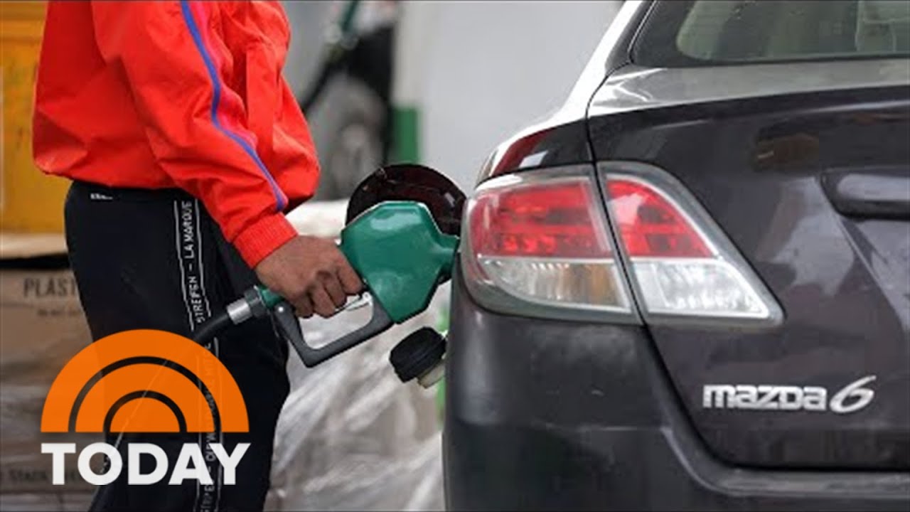 Prezzo benzina oggi: il petrolio cala, i listini salgono. Cosa fare?