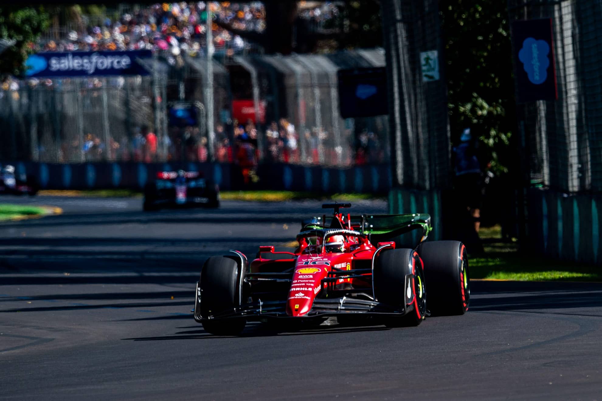 Parte bene la trasferta australiana della Ferrari: Leclerc il più veloce a Melbourne