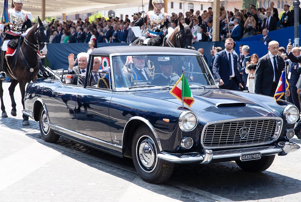 La Lancia Flaminia Presidenziale protagonista nella parata del 2 giugno a Roma