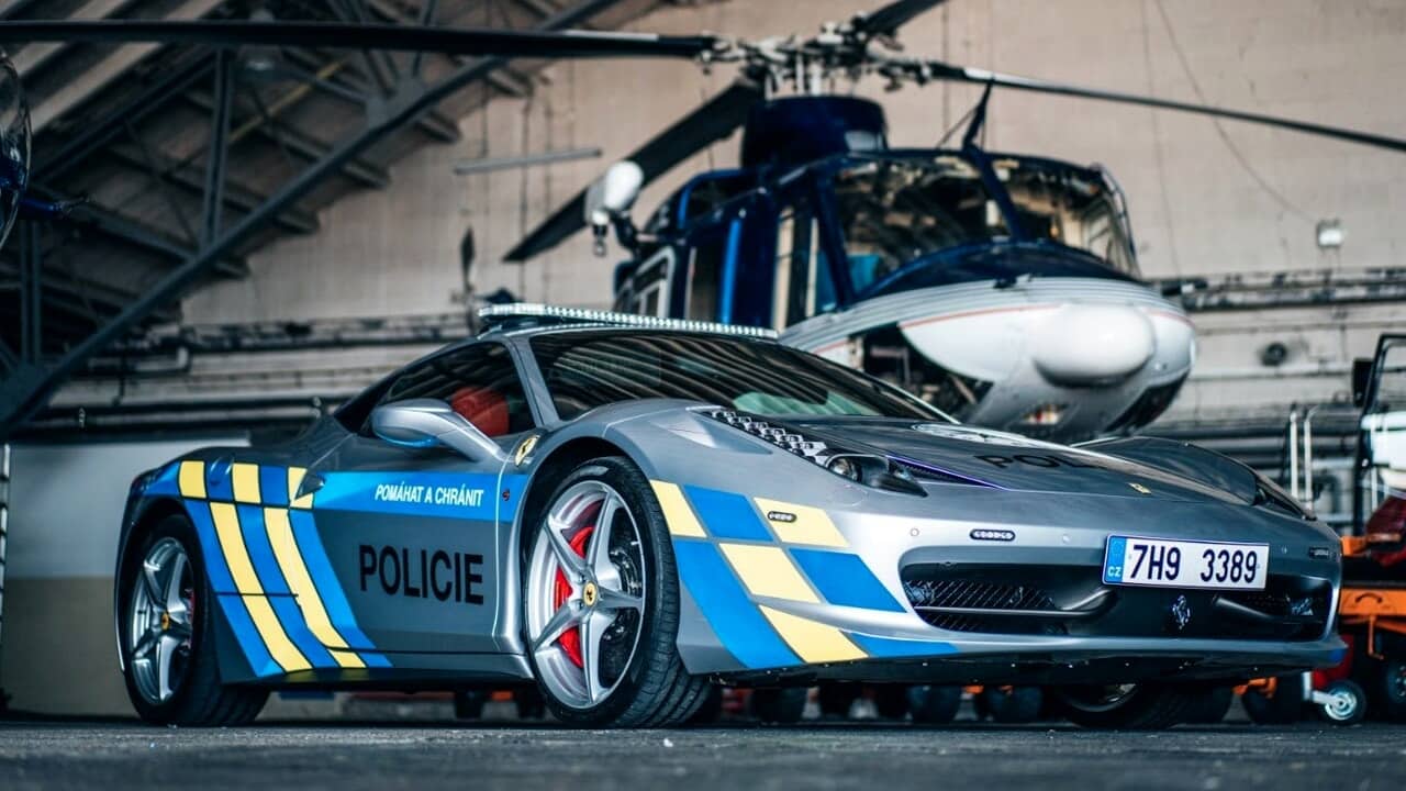 La Polizia ceca utilizza una Ferrari 458 Italia confiscata