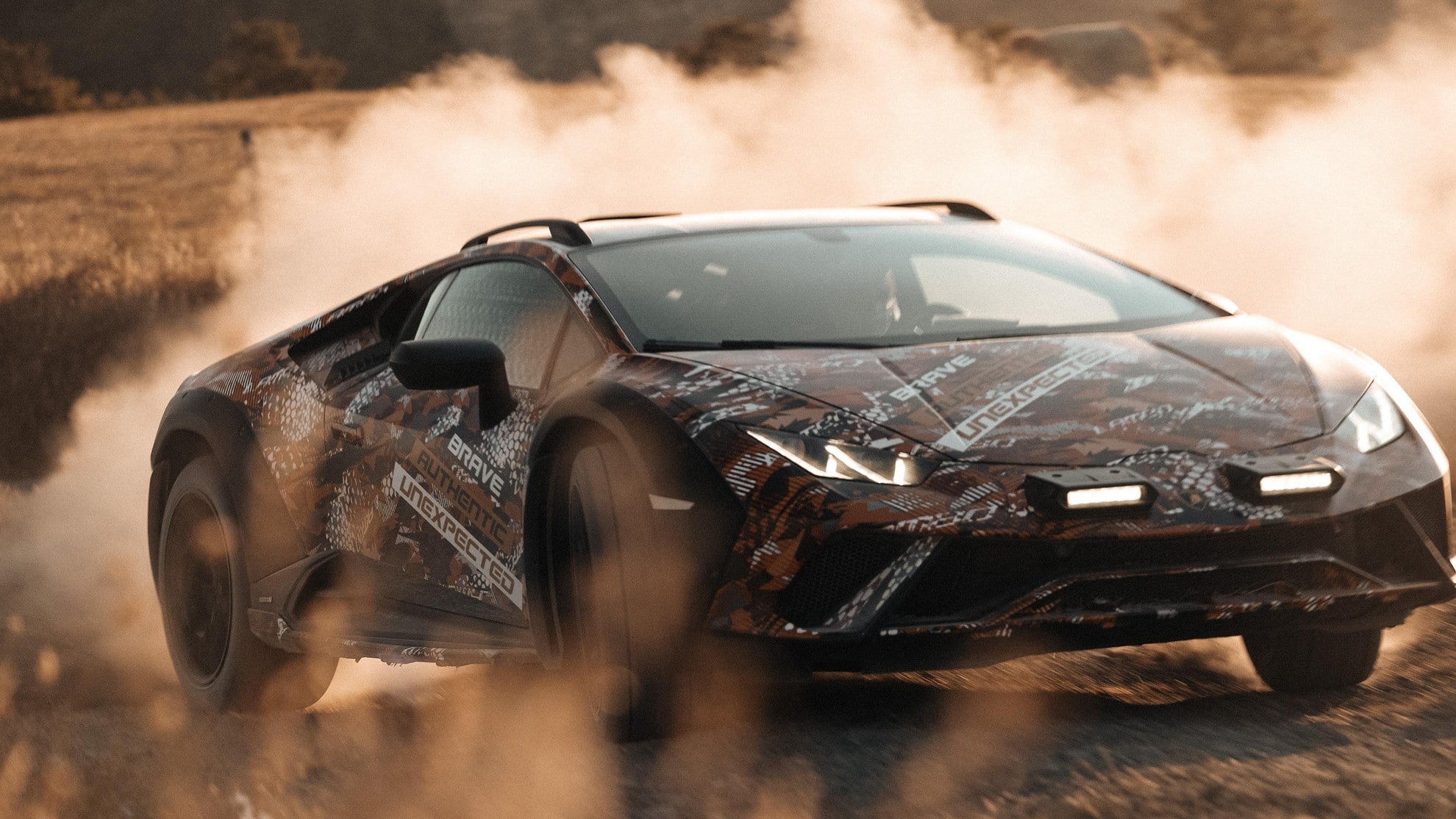 Lamborghini conferma la Huracan Sterrato: ruote sporche prima dell’ibrido